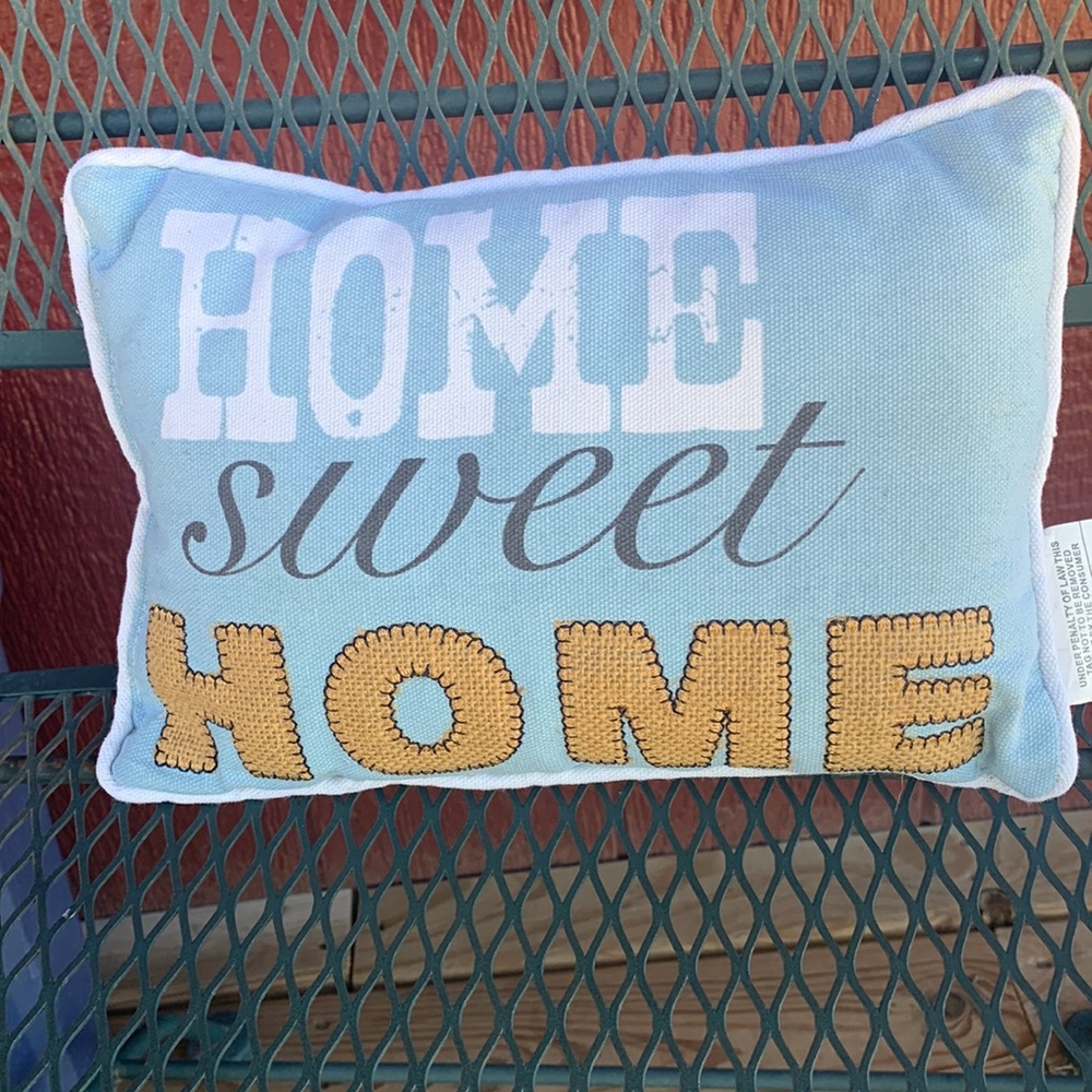 🏡 Home Sweet Home Pillow